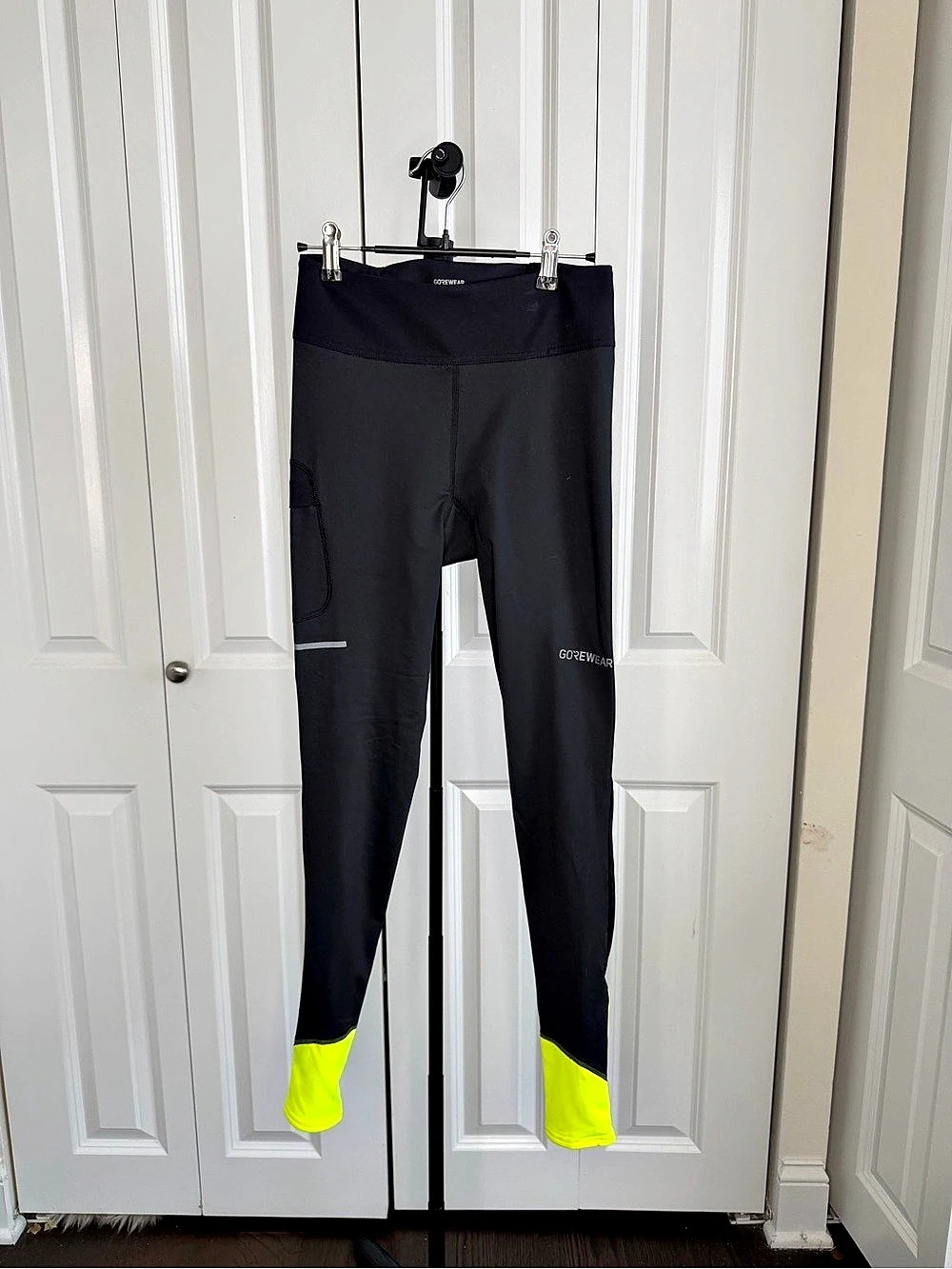 GOREWEAR Color Block Running Leggings in Black & Yellow Size XS NWOT